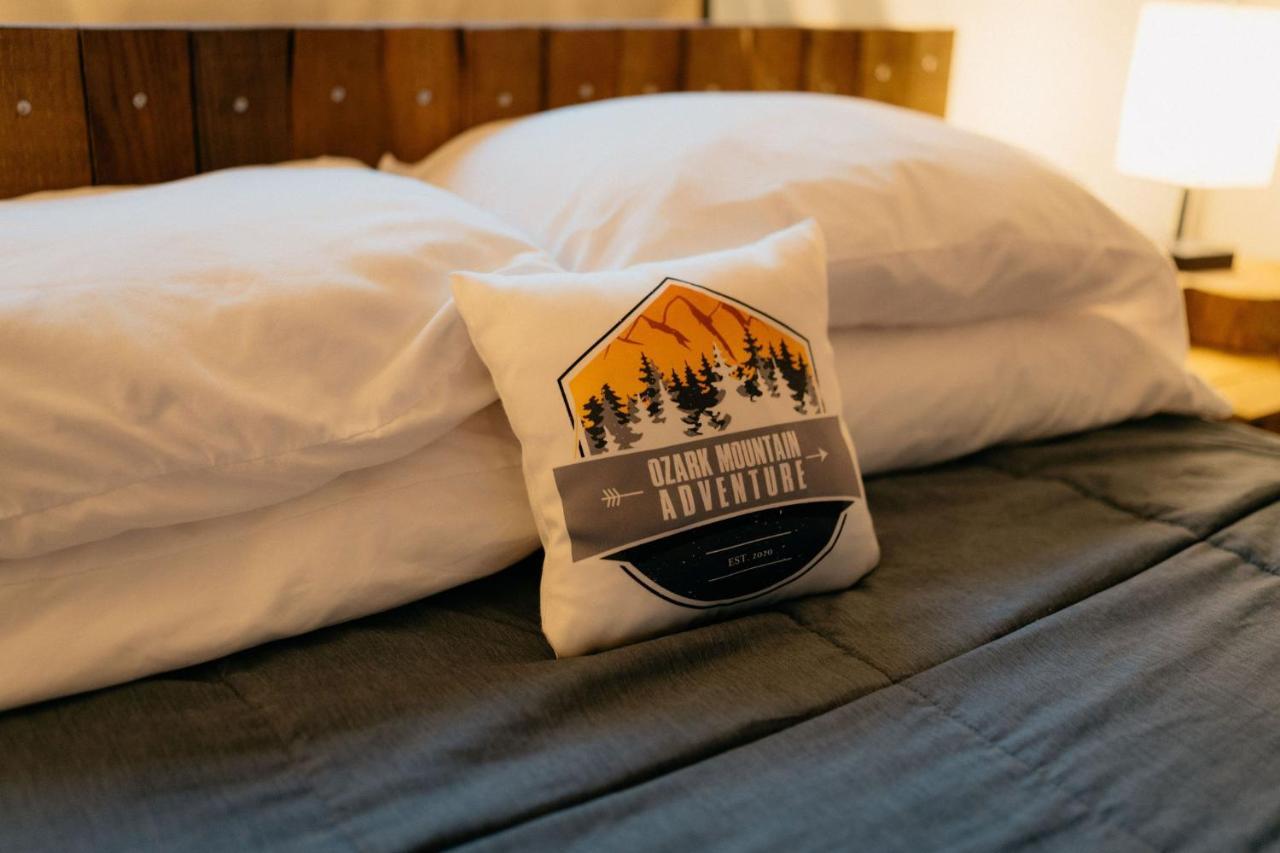 Treehouse Cozy Glamping Site Hotel Branson Exterior foto